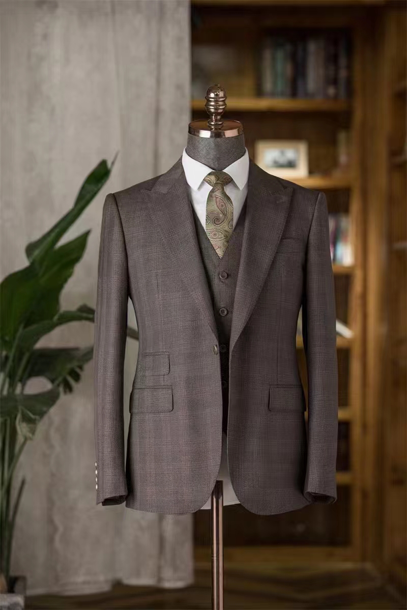 西安行政企业团体西服定制首选蓝帝博纶西服